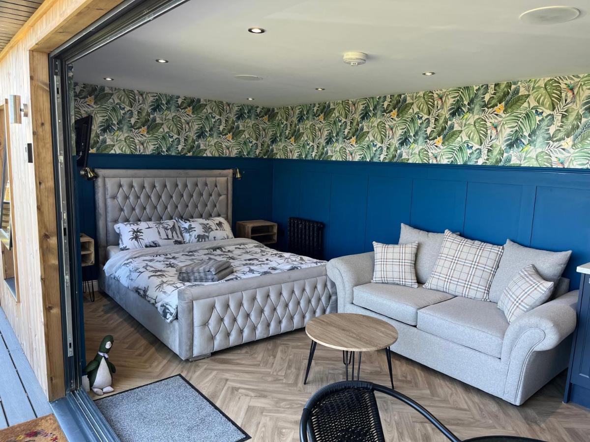 The Rhossili Bay Secret Villa Swansea Exterior photo